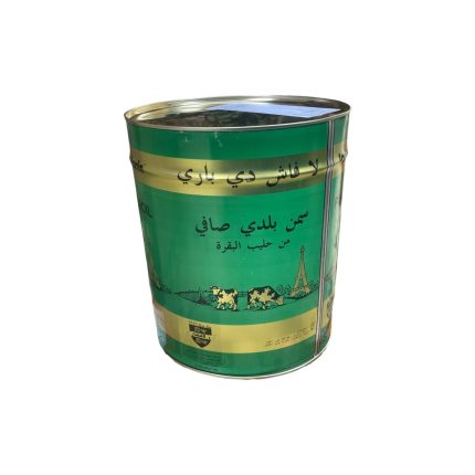 لكل شيف يبحث عن التميز العالمي، نقدم في سويت آرت ستور سمن "لافاش دي باري" (بقرة باريس) الفرنسية. تعتبر هذه السمنة من أرقى الخيارات لصناعة "الكرواسون" الفرنسي الأصلي، و"البتي فور" الفاخر، والحلويات الشرقية التي تحتاج لمذاق زبدي غني جداً. تتميز بنقطة تدخين عالية وقوام مثالي يجعلها الاختيار الأول في الفنادق ومحلات الحلويات الكبرى. بوزنها الدقيق (20.43 كيلو)، توفر لك استدامة في الإنتاج مع ضمان ثبات الجودة والطعم في كل مرة. For every chef seeking international excellence, we present "L'vache de Paris" French ghee. This ghee is among the most prestigious choices for making authentic French croissants, premium petit fours, and Oriental sweets that require a very rich buttery taste. It features a high smoke point and perfect texture, making it the top choice for hotels and major pastry shops. With its precise weight (20.43kg), it provides production sustainability while ensuring consistent quality and taste.